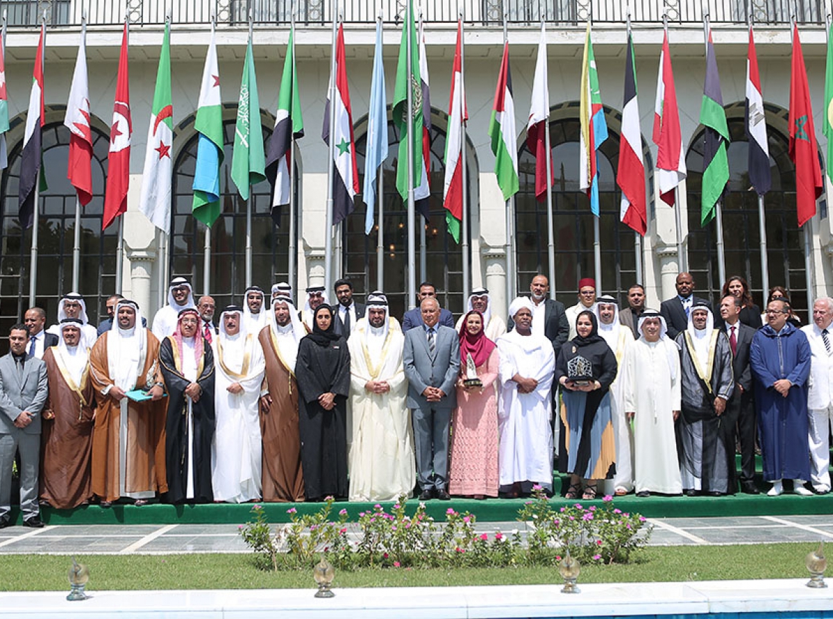  بيت العرب يحتضن جائزة عيسى بن علي للعمل التطوعي 2017 .. سمو الشيخ عيسى بن علي والأمين العام لجامعة الدول العربية يكرمون 15 شخصية من رواد العمل التطوعي العربي