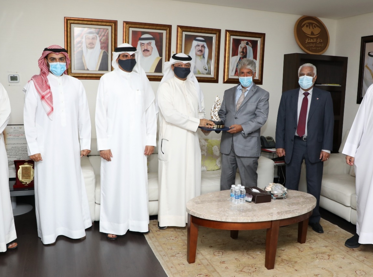  سعادة الدكتور مصطفى السيد الأمين العام للمؤسسة الملكية للأعمال الإنسانية يستقبل وفد من اللجنة العليا المنظمة لجائزة سمو الشيخ عيسى بن علي للعمل التطوعي