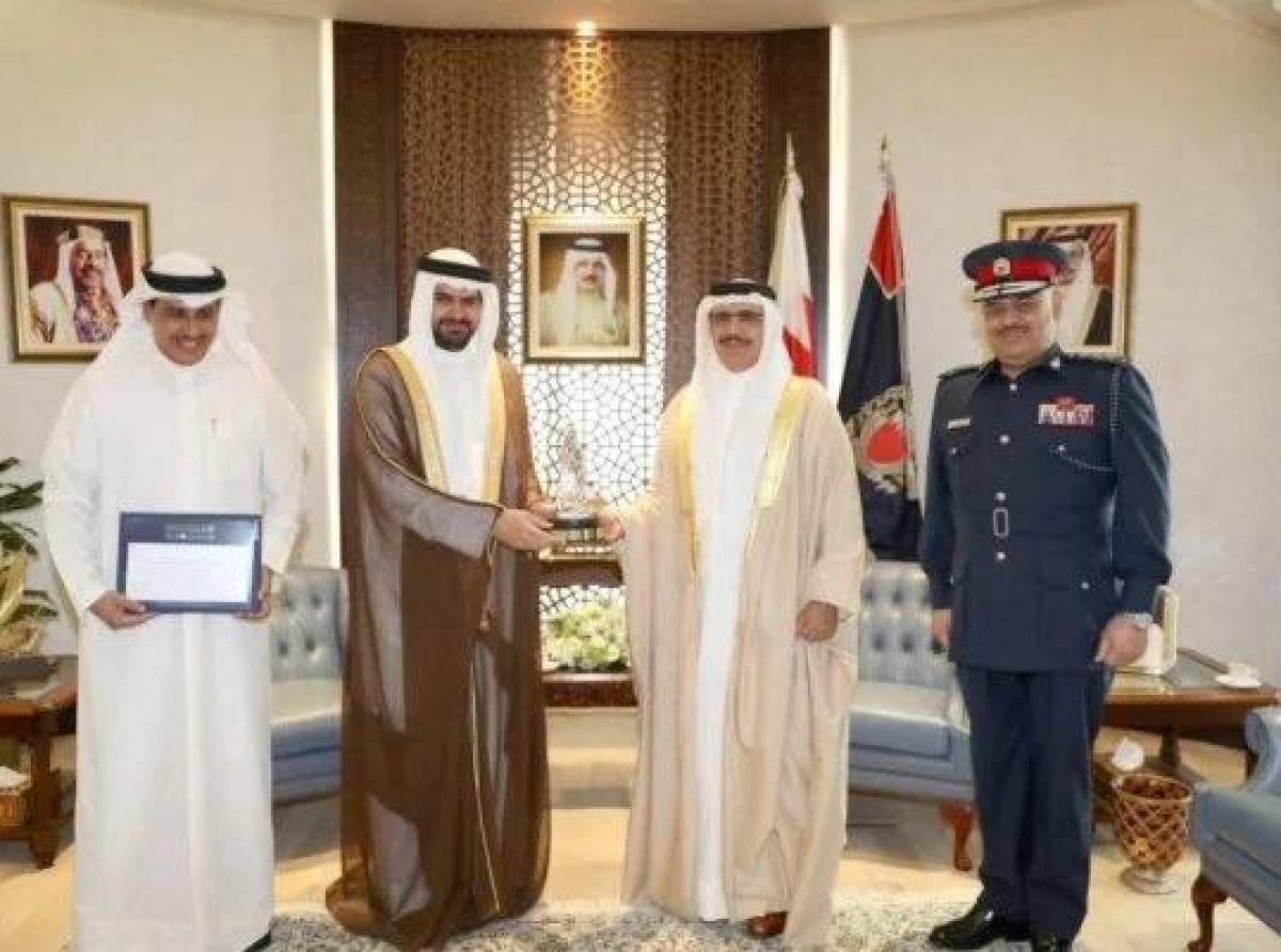  وزير الداخلية يعرب عن اعتزازه بفوز وزارة الداخلية بجائزة الشيخ عيسى بن علي للعمل التطوعي