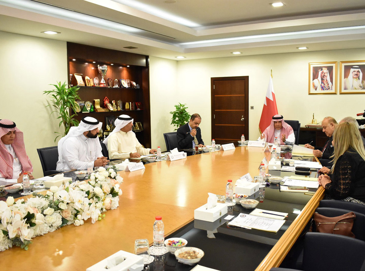  بوهزاع يحضر اجتماع مجلس الأمناء الأول للمجلس العربي للشباب