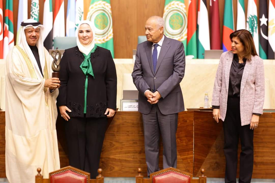 بمناسبة اليوم العربي للإستدامة جامعة الدول العربية تكرم رئيس جمعية الكلمة الطيبة رئيس الاتحاد العربي للتطوع