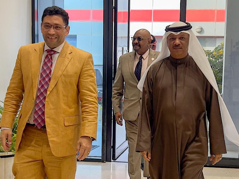 نائب السفير الأمريكي في البحرين يشيد بجهود جمعية الكلمة الطيبة ويؤكد على أهمية الشراكة المجتمعية